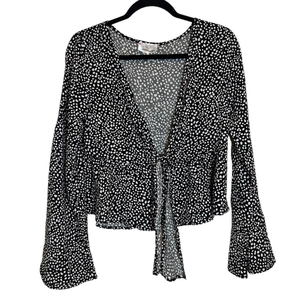 NWOT Black/White Spotted Tie Front Top M